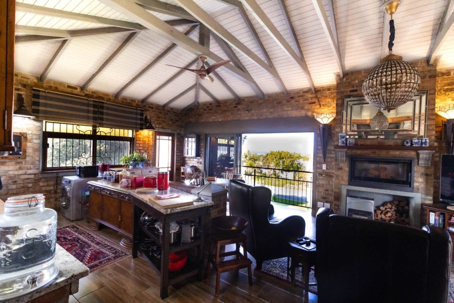 6 Bedroom Property for Sale in Sandbaai Western Cape